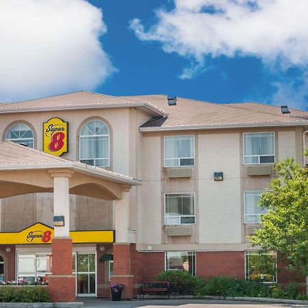 Super 8 By Wyndham High River Ab Exterior foto