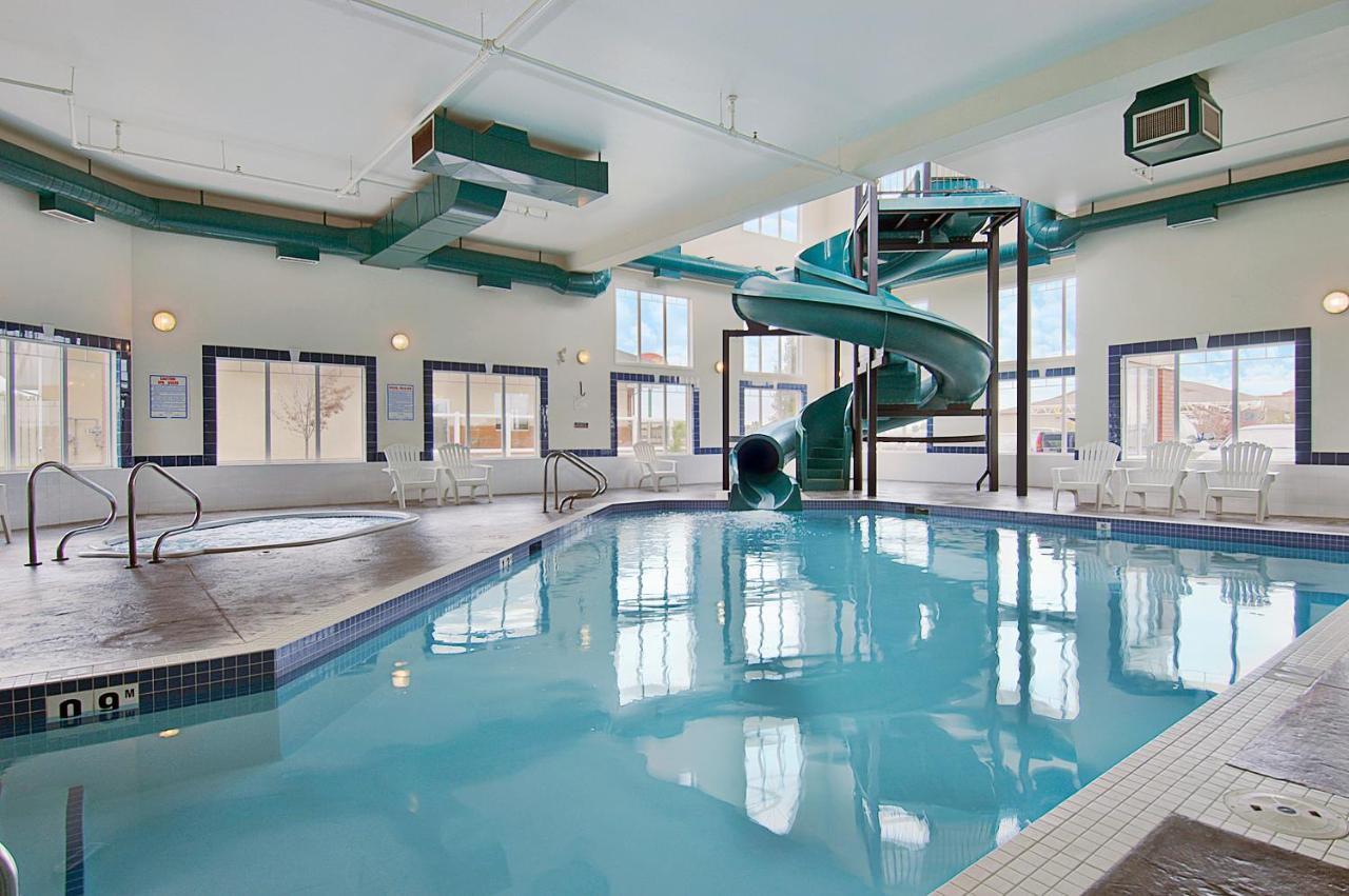 Super 8 By Wyndham High River Ab Exterior foto