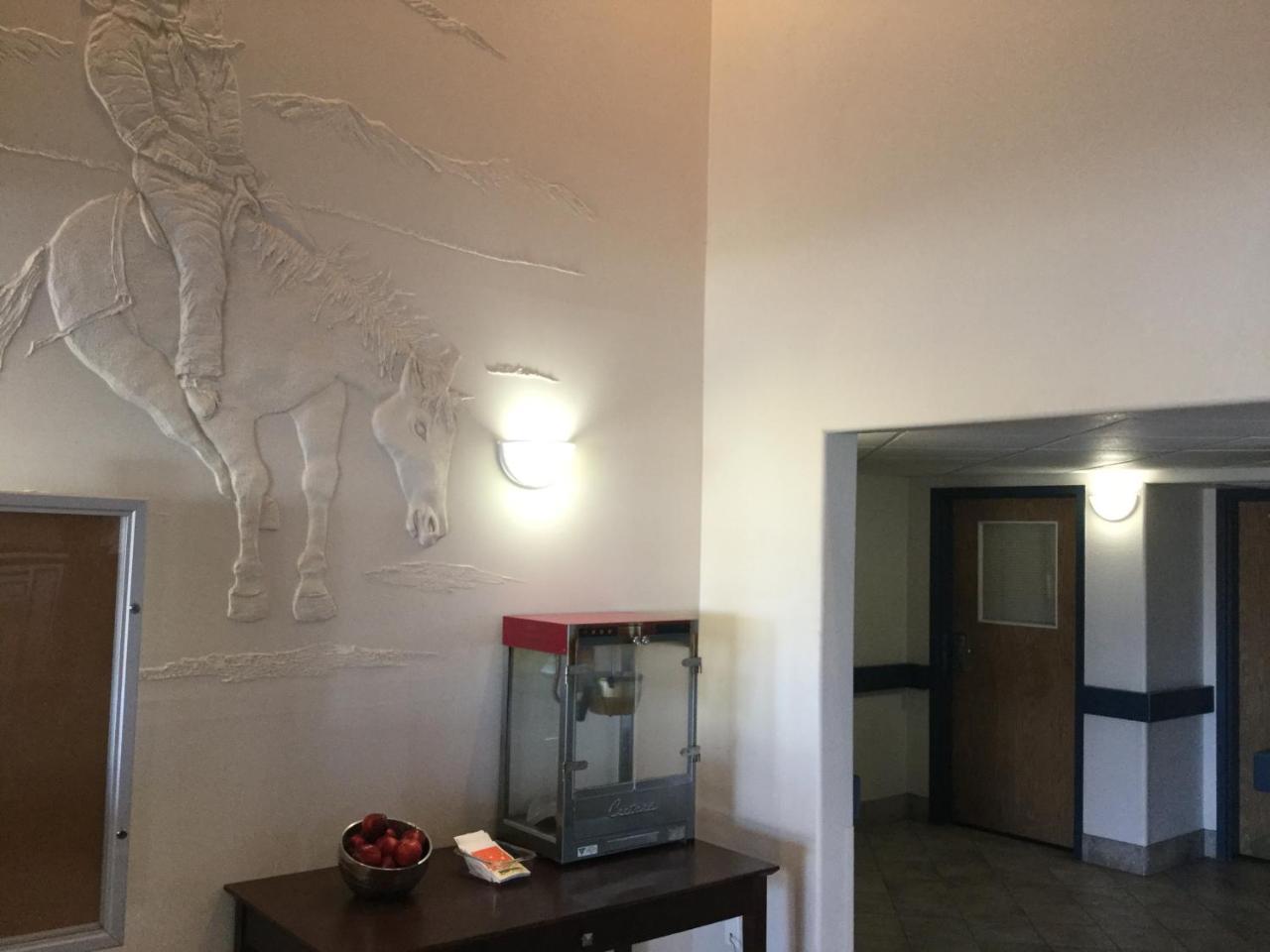 Super 8 By Wyndham High River Ab Exterior foto